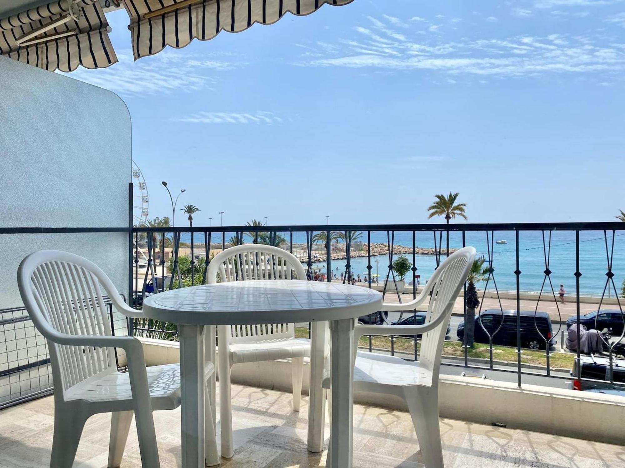 Le Mona Lisa, Vue Mer, Balcon *