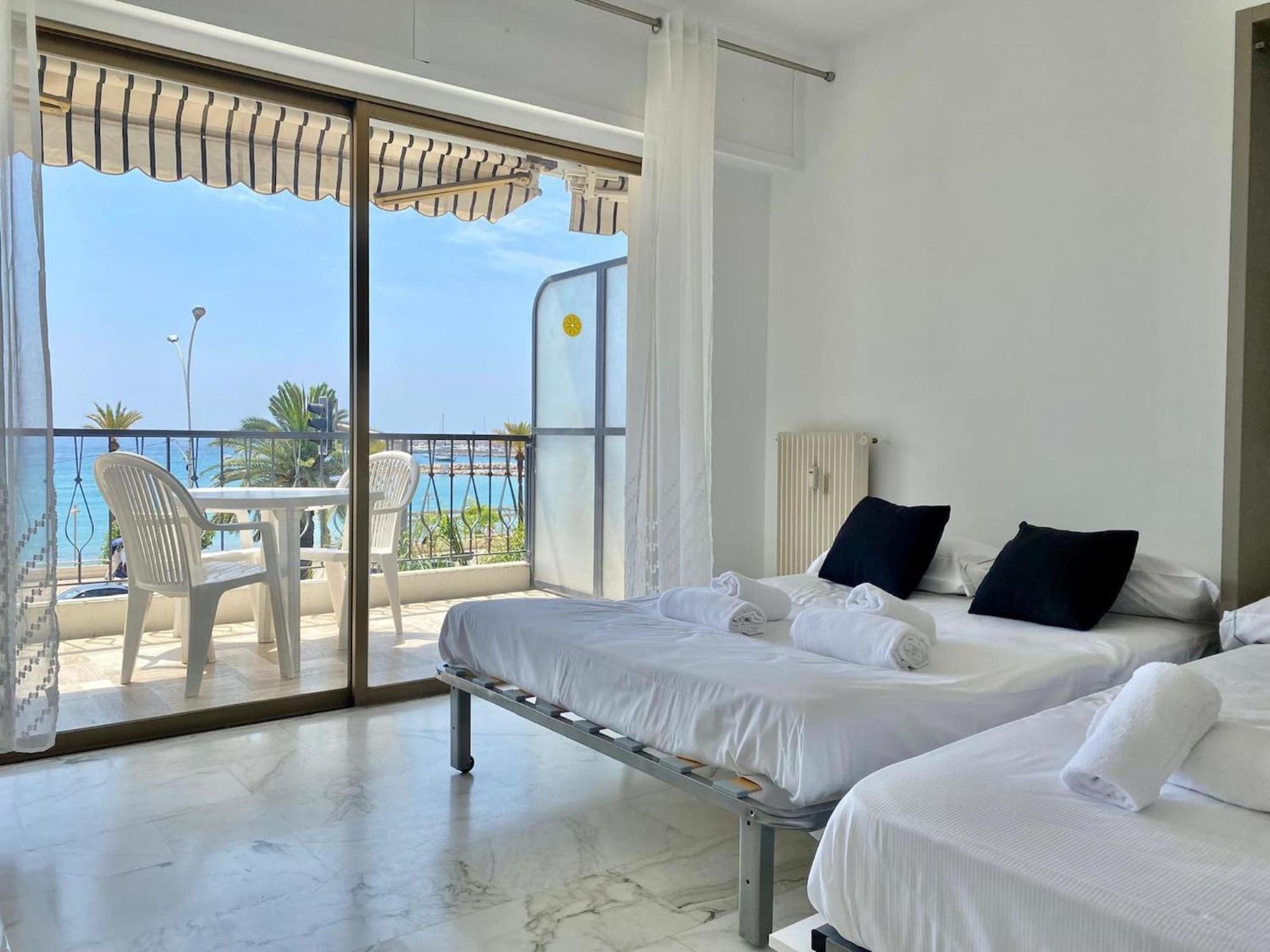 Le Mona Lisa, Vue Mer, Balcon Apartment Menton